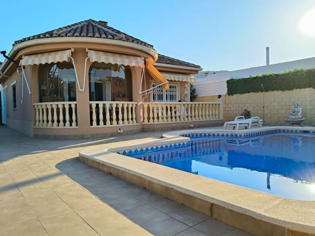 2 bedroom Villa for sale in La Romana with pool - € 279