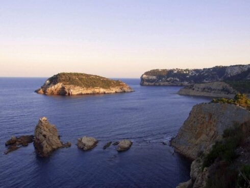 Woman dies after falling into sea and being hit by boat propeller off Costa Blanca