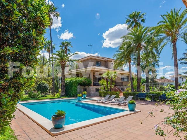 5 bedroom Villa for sale in L'Eliana - € 1