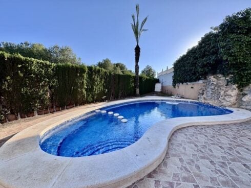 6 bedroom Villa for sale in Orihuela with pool garage - € 445