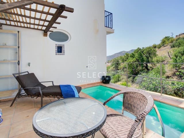 5 bedroom Townhouse for sale in Itrabo with pool - € 250