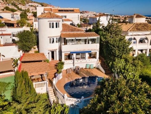 3 bedroom Villa for sale in Benalmadena - € 675