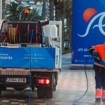 Alicante's big plan to clean up its streets includes 100 new workers and a phone app to report incidents
