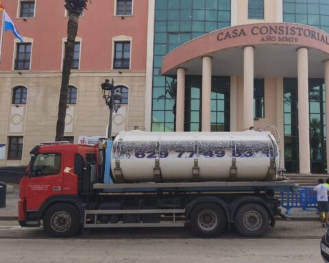 Drinking water restored to 100,000 residents who endured 10 days without supplies on Spain's Mar Menor