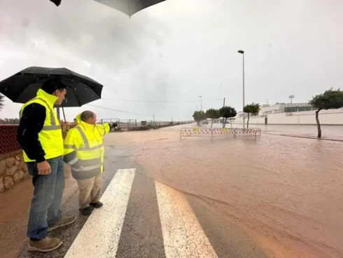 RED ALERT continues with heavy rain battering the Costa Blanca and Murcia causing some localised floods