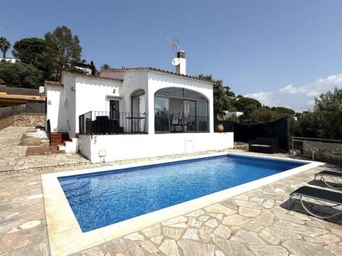 2 bedroom Villa for sale in Calonge i Sant Antoni with pool garage - € 480