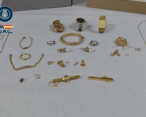 Sneaky domestic worker steals €100k of jewellery and uses her mother to sell it off around Valencia