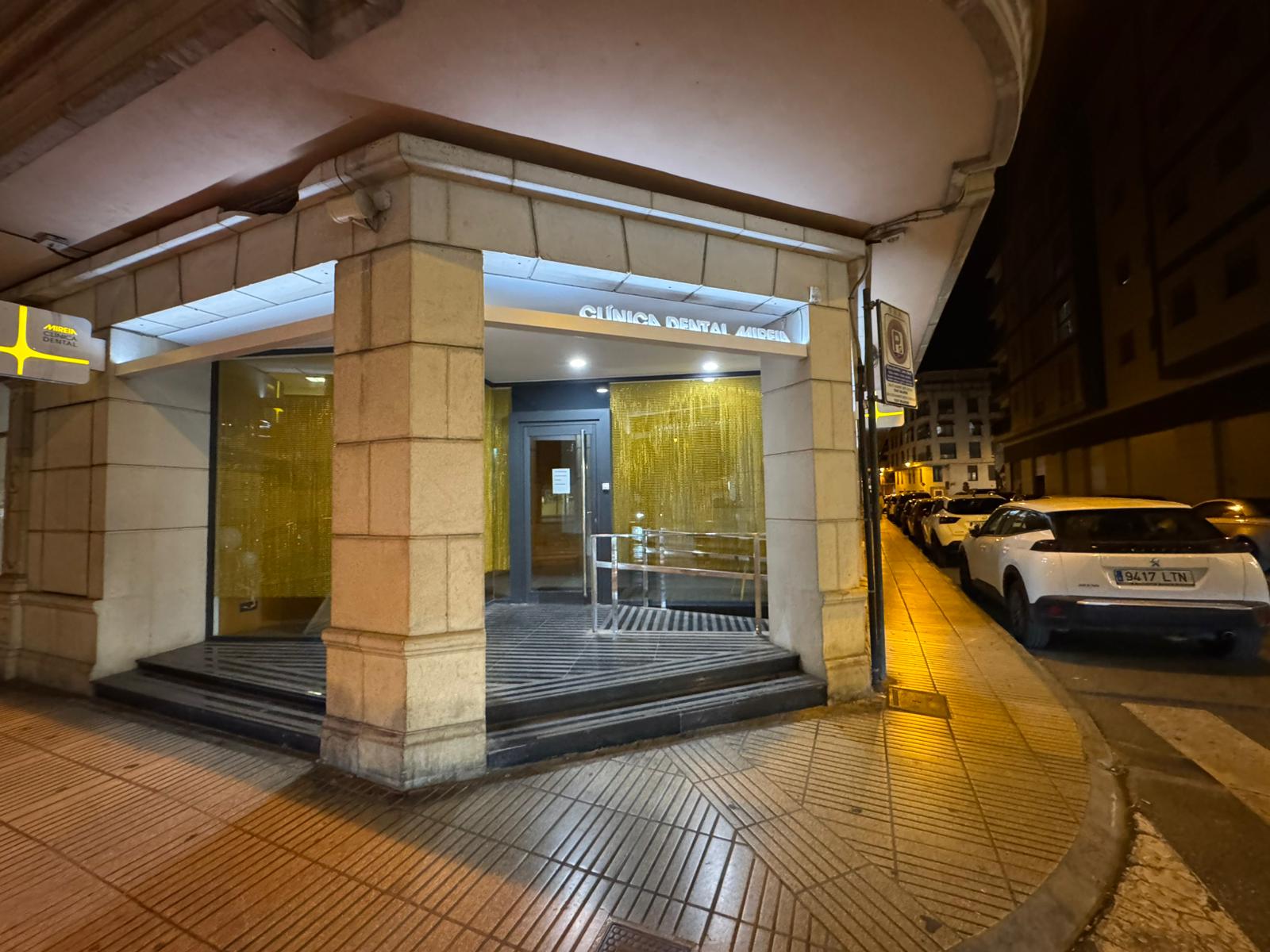 Police search dental clinic after girl, 4, dies after being put under by anaesthetic and another child is hospitalised in Valencia