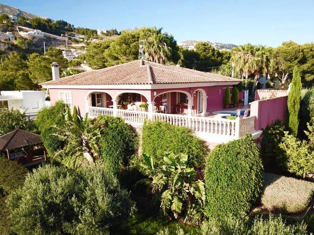 3 bedroom Villa for sale in Altea with pool - € 791