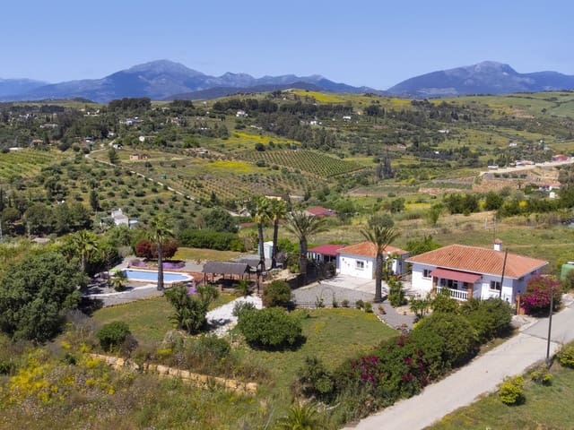 4 bedroom Finca/Country House for sale in Pizarra with pool - € 450