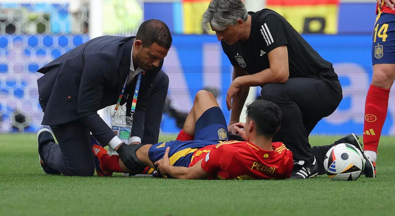 Playing at the peak: Spain’s football team doctor talks to the Olive Press