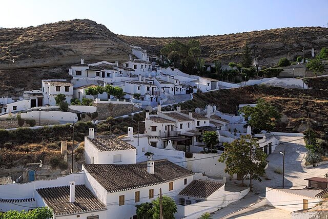 British expats drive population revival in rural Granada village, where one in three residents is foreign 