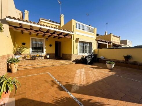 3 bedroom Terraced Villa for sale in Ayamonte - € 250