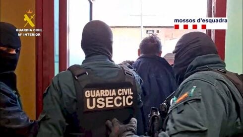 Ram-raid gang struck at jewellery stores in Spain- using stolen cars and netting items worth €1m