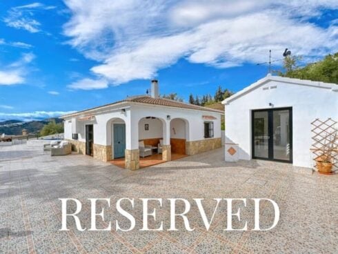 4 bedroom Finca/Country House for sale in Competa with pool - € 369