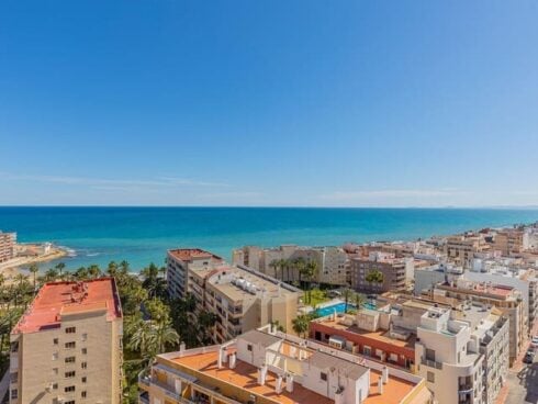 2 bedroom Apartment for sale in Torrevieja with pool - € 275