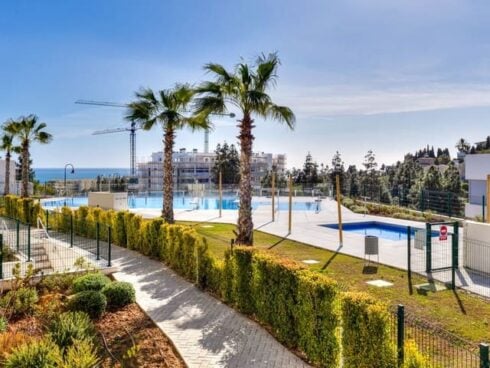 3 bedroom Apartment for sale in Mijas Costa with pool garage - € 530