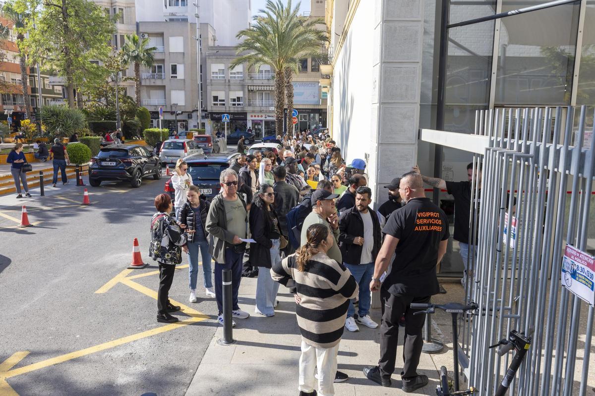 Brit expats in Spain face 14-week wait for TIE residency cards