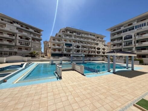1 bedroom Apartment for sale in La Mata with garage - € 151