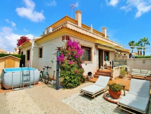 3 bedroom Townhouse for sale in Villamartin - € 269