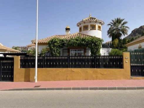 2 bedroom Villa for sale in Mazarron with pool garage - € 219