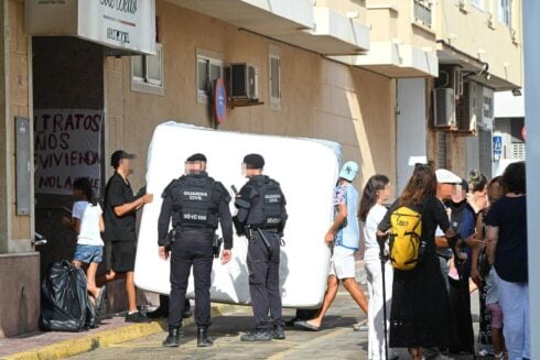 Police evict 50 people including children from ex-Costa Blanca hotel who lived there on illegal long-term rental contracts