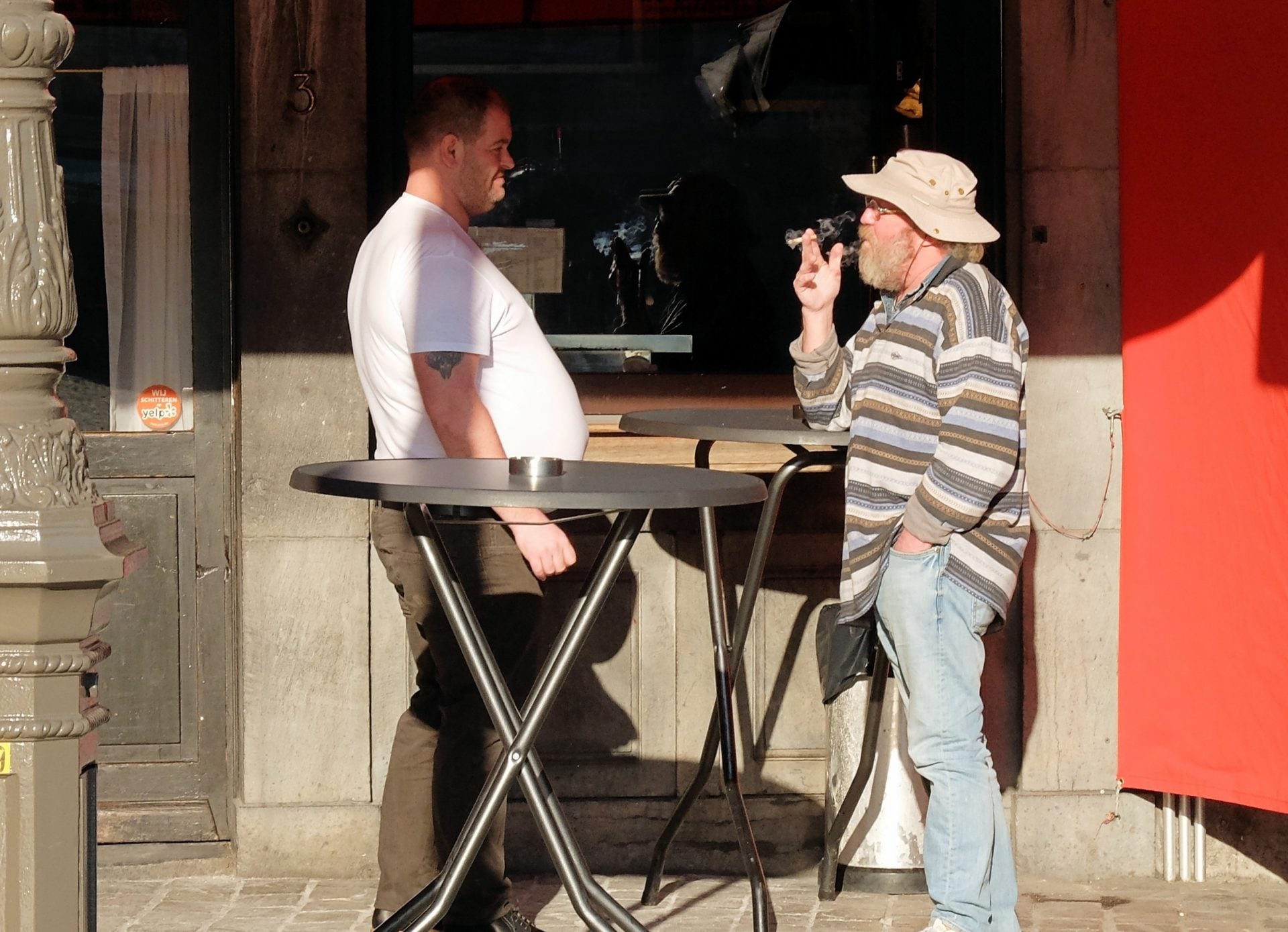 Spain’s hospitality sector rages against proposed smoking ban – claiming 30,000 bars could close if customers can’t light up on terraces