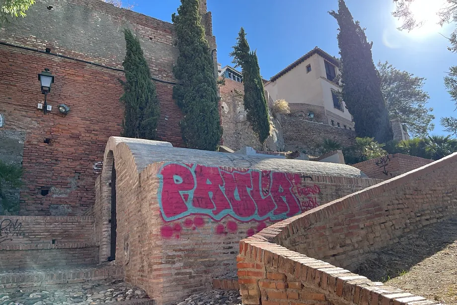 Outrage in Granada after tourist defaces historic 16th-century building with bright-pink graffiti