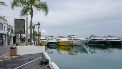 Puerto de la Bajadilla marina in Marbella