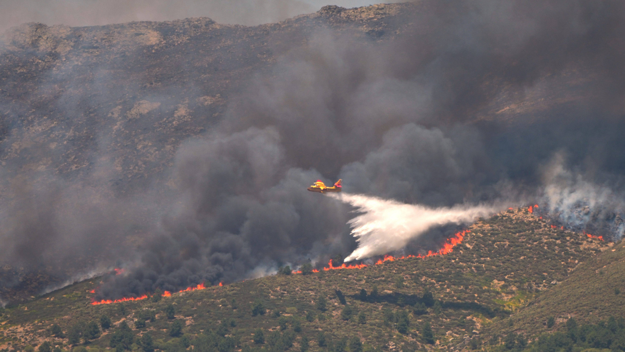 Spain wants private jet and fossil fuel tax to fight wildfires