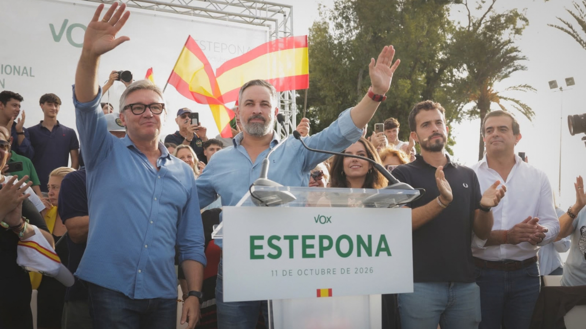 Vox leader Abascal tells Estepona rally Sanchez is ‘willing to lie and to ...